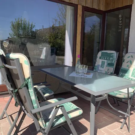 M1 Mit Garten- Terrasse Und Carport By Interhome Großwürden